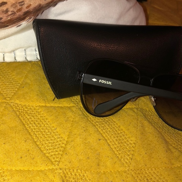 Fossil Sunglasses - Picture 2 of 3